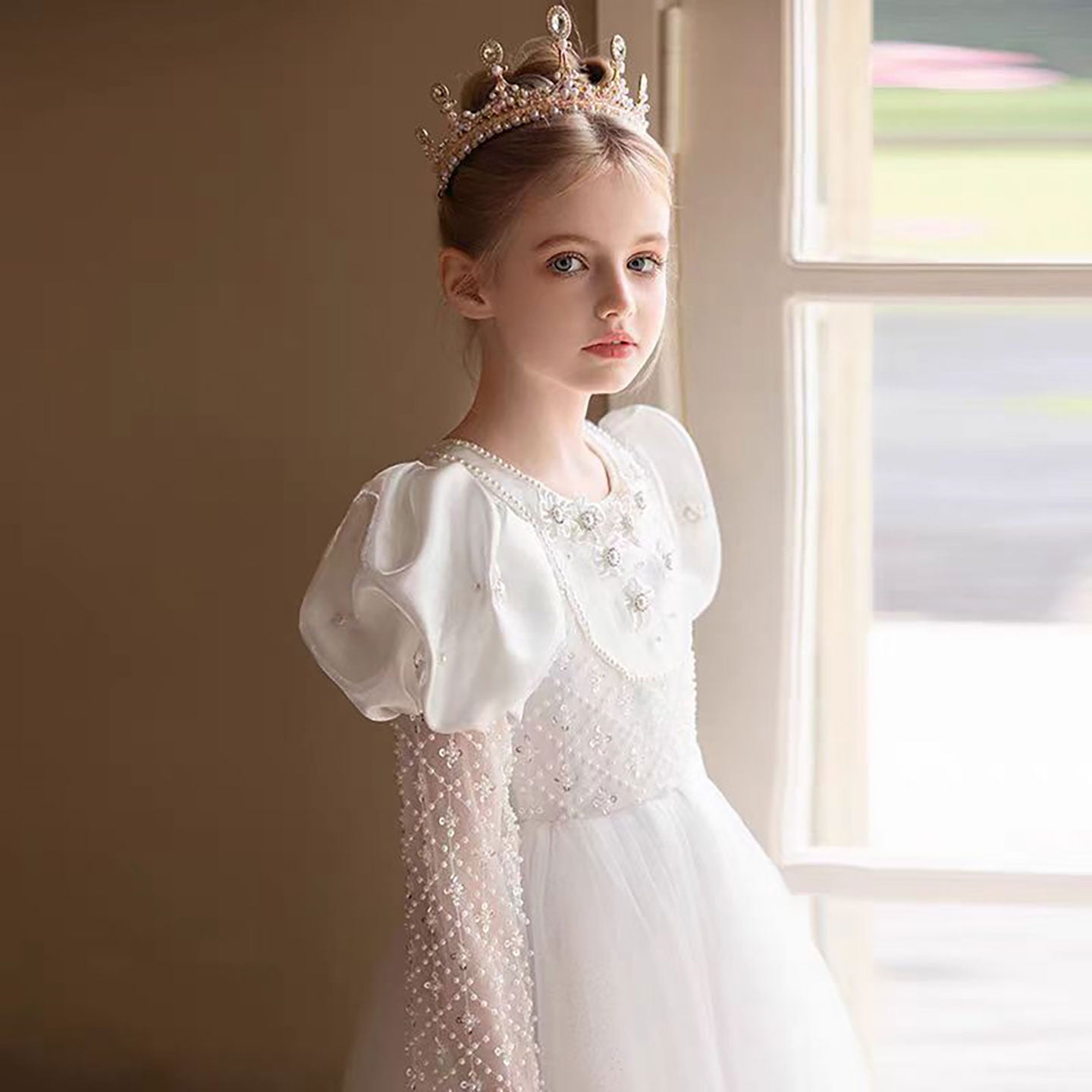 Elegant Beaded Appliqué White Tulle Flower Girl Dress D312