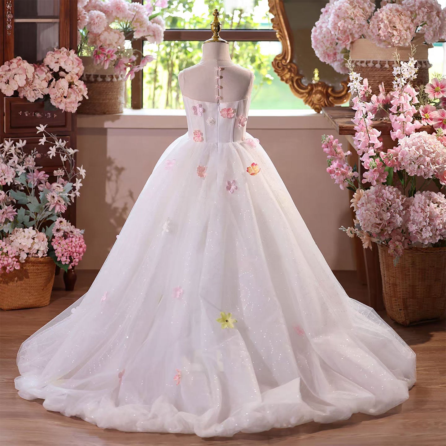 White Flower Girl Dress Birthday Dress Long Train Applique Lace J573