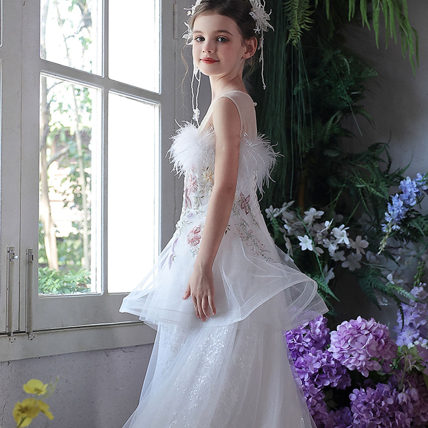 Luxury White Floral Flower Girl Dress with Feathers Princess Gown J351