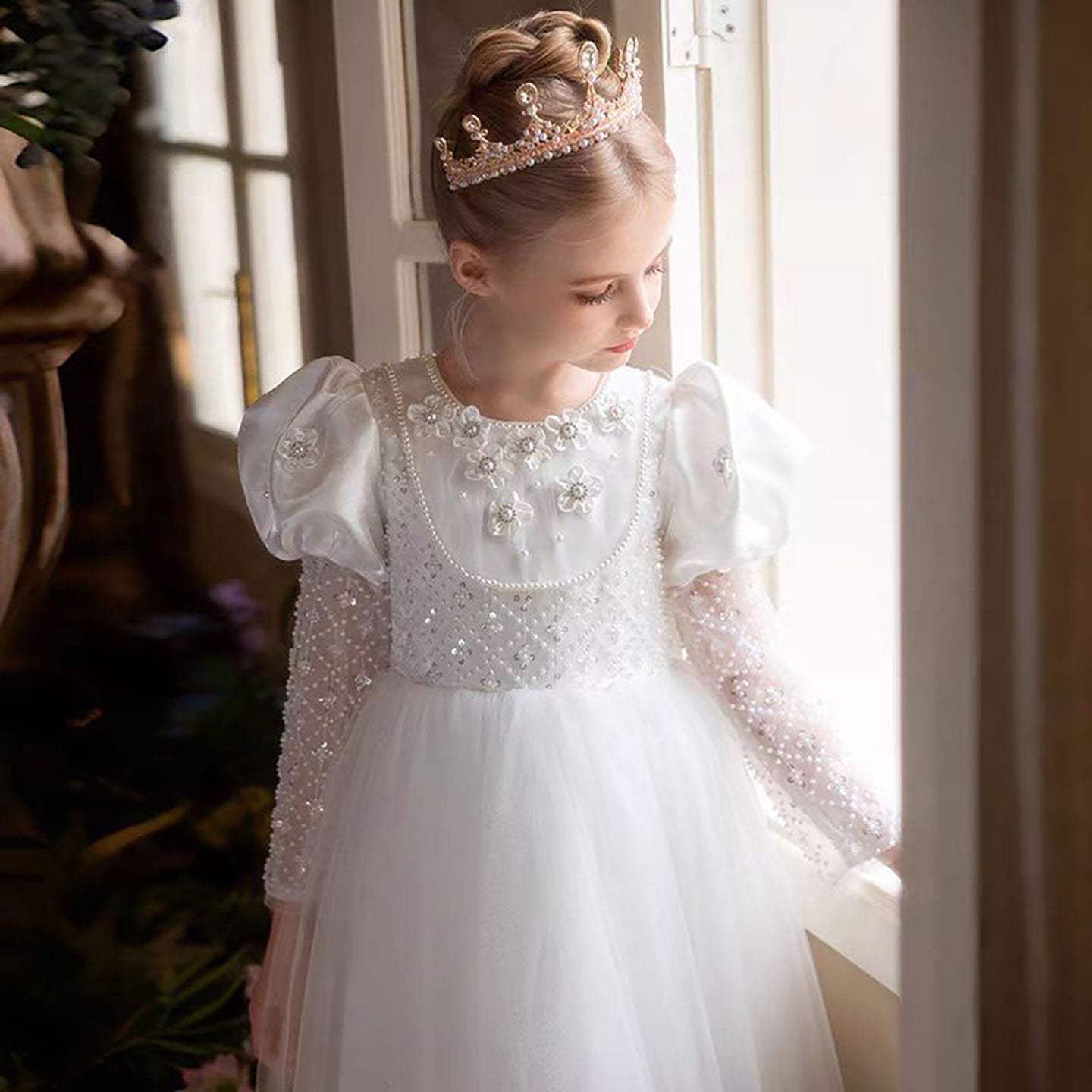 Elegant Beaded Appliqué White Tulle Flower Girl Dress D312