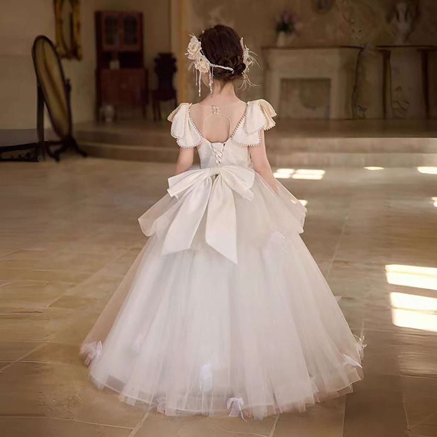 Elegant Sweetheart Tulle Flower Girl Dress with Bow D317