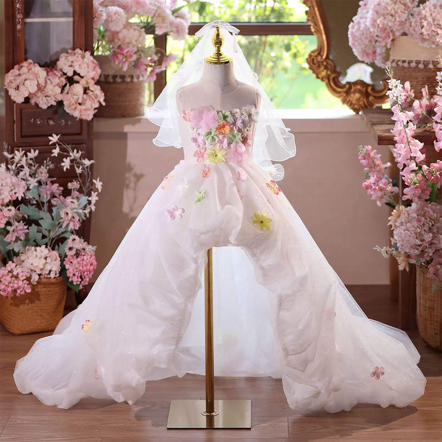 White Flower Girl Dress Birthday Dress Long Train Applique Lace J573