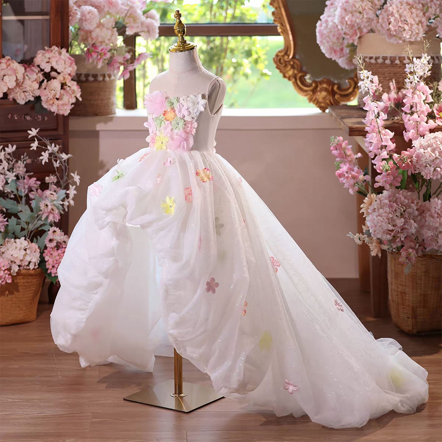 White Flower Girl Dress Birthday Dress Long Train Applique Lace J573