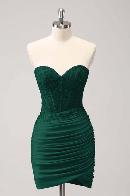 Hellodresses Chic Sweetheart Sleeveless Pleated Short Homecoming Dress With Embroidery