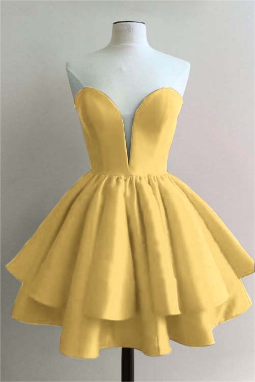 Hellodresses Strapless Sweetheart Sleeveless Pleated Short Homecoming Dress With Ruffles