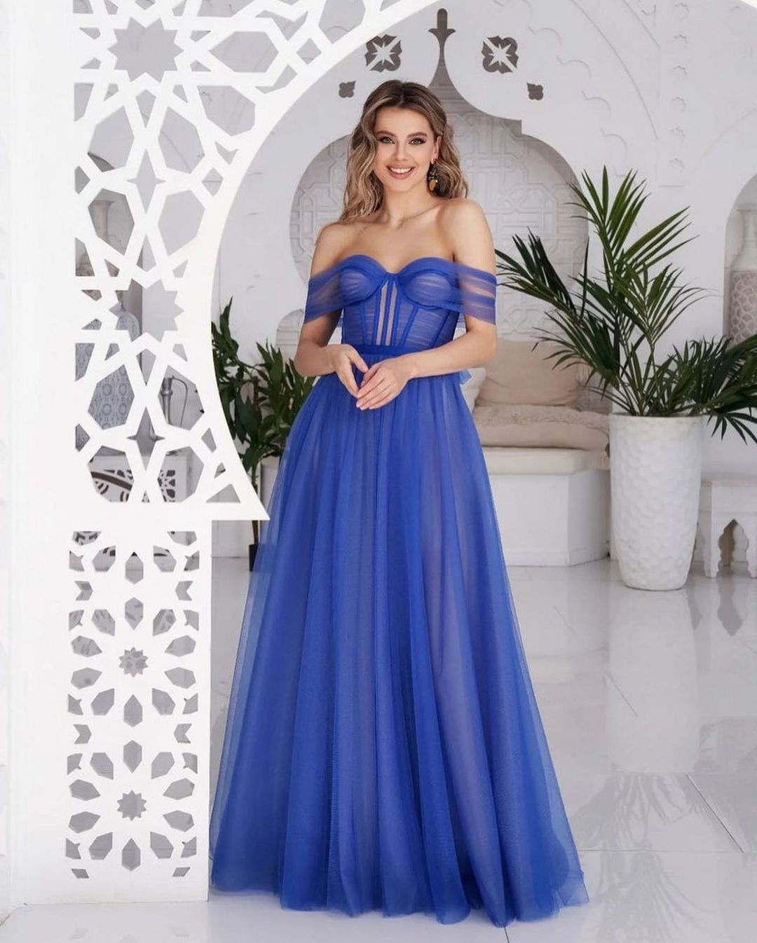 Hellodresses Tulle Off the Shoulder Sweetheart Sleeveless Royal Blue Prom Dress