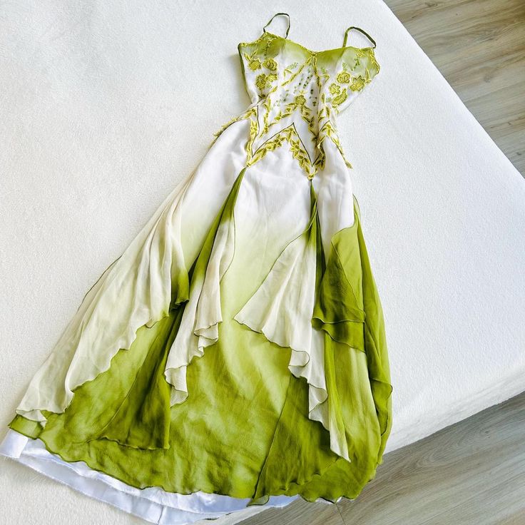 Charming A Line Spaghetti Straps Appliques Ombre Green Chiffon Long Evening Dress Party Dress SH2710