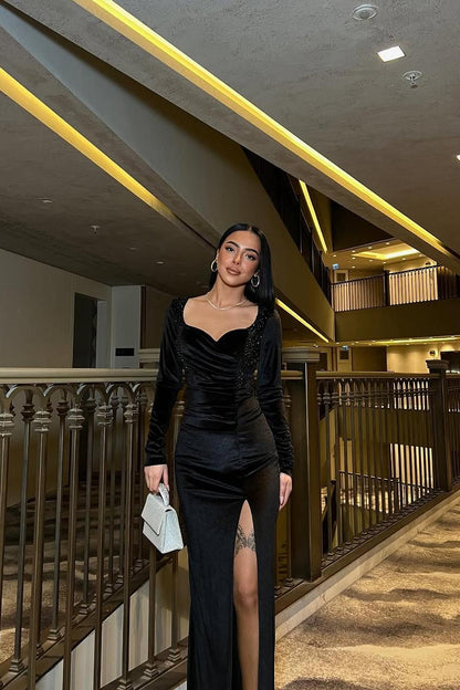 Amazing Red Velvet Long Sleeves Sweetheart Long Split Prom Dress with Beadings | Zelldresses