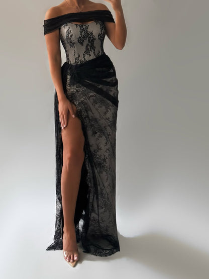 Charming Lace Strapless Sleeveless Split Prom Dress with Pleated | Zelldresses