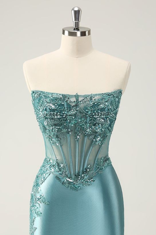 Chic Sleeveless Strapless Short Homecoming Dress With Appliques HC0149