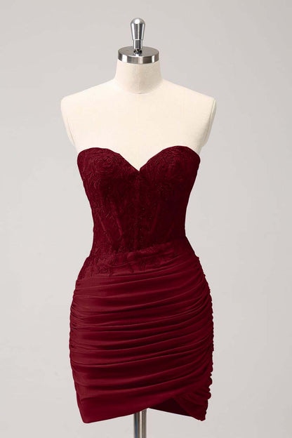 Hellodresses Chic Sweetheart Sleeveless Pleated Short Homecoming Dress With Embroidery