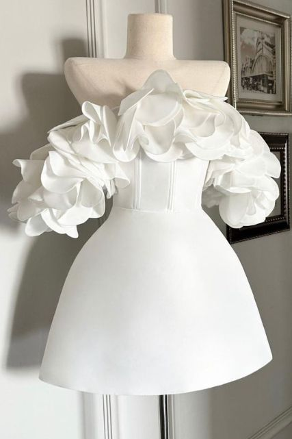 Off the Shoulder Sleeveless Short Homecoming Dress With Ruffles HC0153