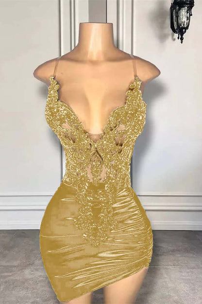 Hellodresses Black Spaghetti Strap Sleeveless Pleated Short Homecoming Dress With Appliques