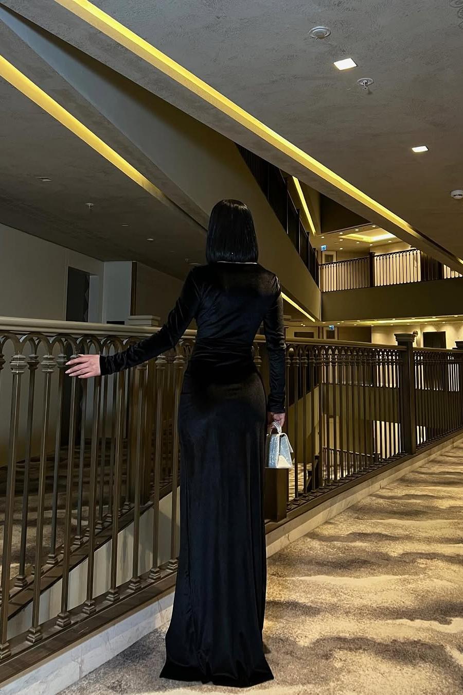 Amazing Red Velvet Long Sleeves Sweetheart Long Split Prom Dress with Beadings | Zelldresses