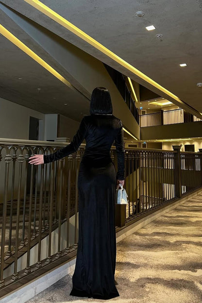 Amazing Red Velvet Long Sleeves Sweetheart Long Split Prom Dress with Beadings | Zelldresses