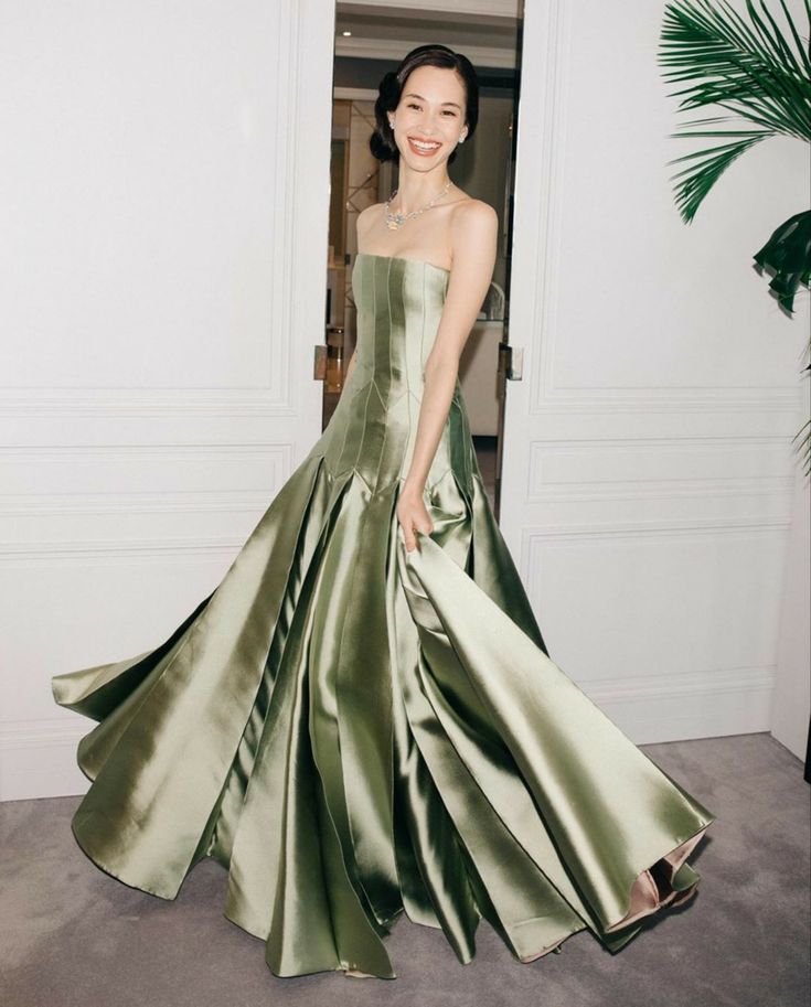Gentle Mermaid Strapless Sage Green Pleated Satin Long Party Dress Evening Dress SH2840