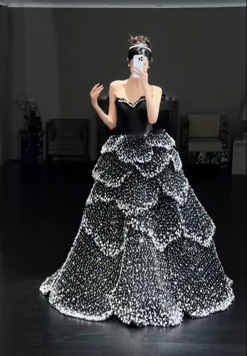 Gorgeous A Line Sweetheart Neck Pearl Layered Black Satin Long Party Dress Evening Dress SH2948