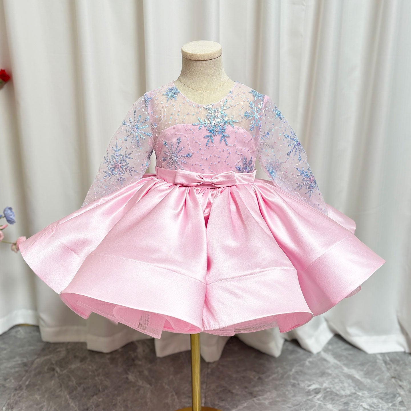 Elegant Pink Long Sleeve Flower Girl Dress Knee Length J048