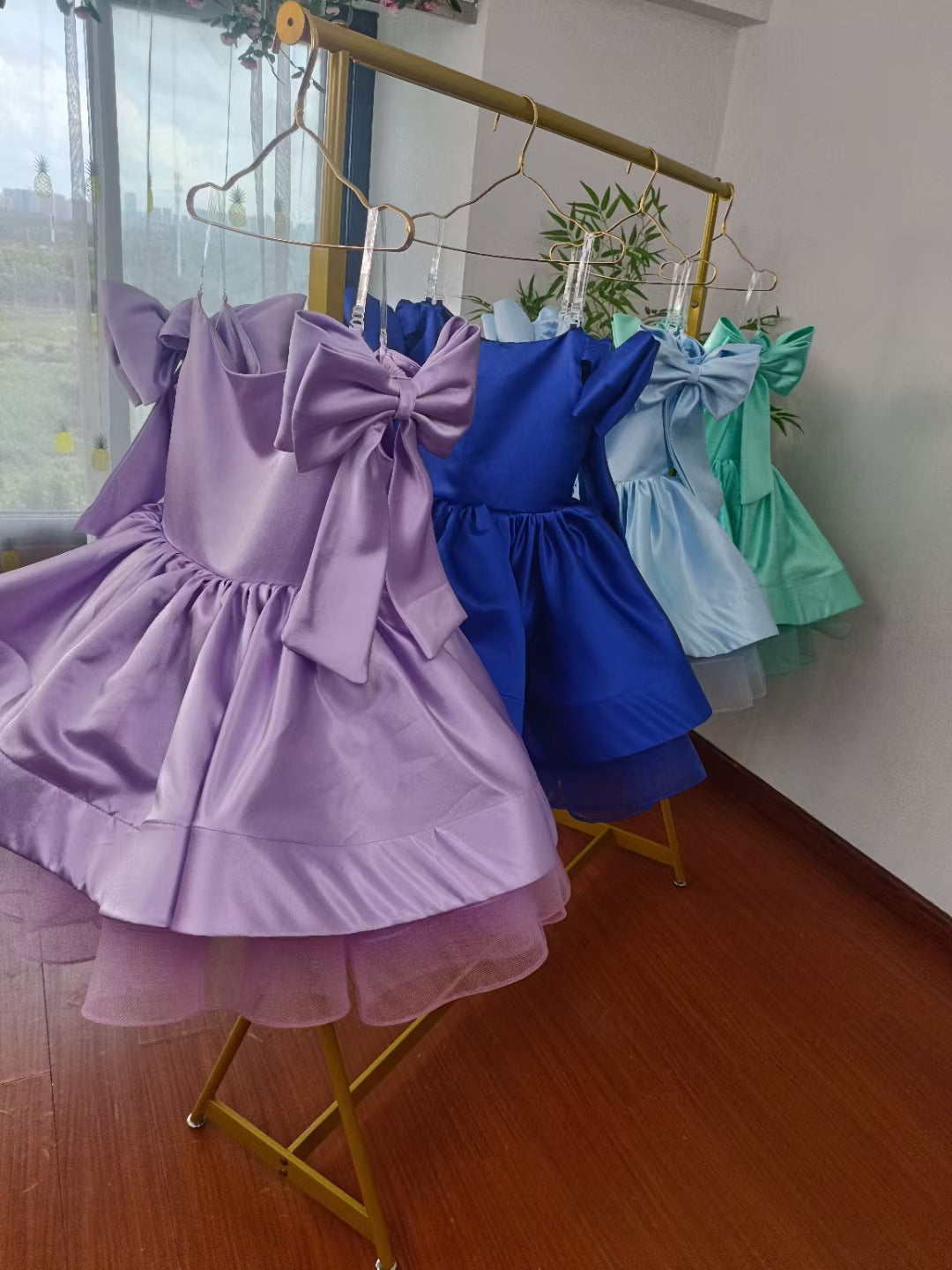 Elegant Satin Fuchsia Girl Dress Off-Shoulder White Princess Gown J159