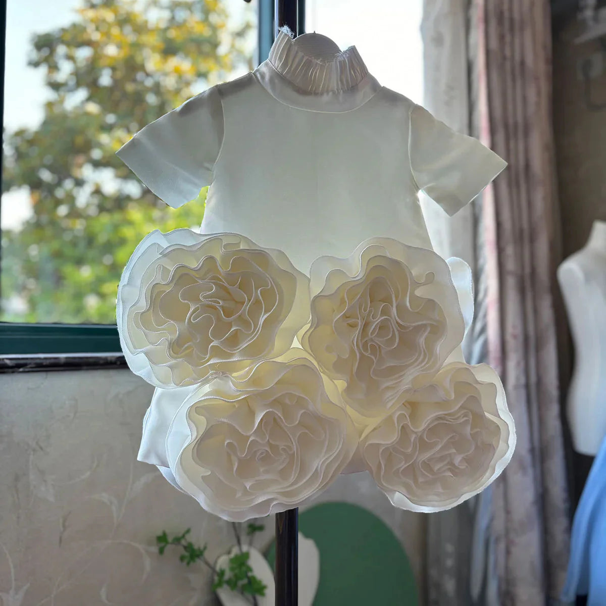 Elegant White Dubai Girl Dress 3D Flowers Arabric Princess Kids J166