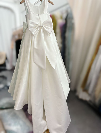 Elegant White Flower Girl Dress with Bow Satin Ball Gown for Kids J205