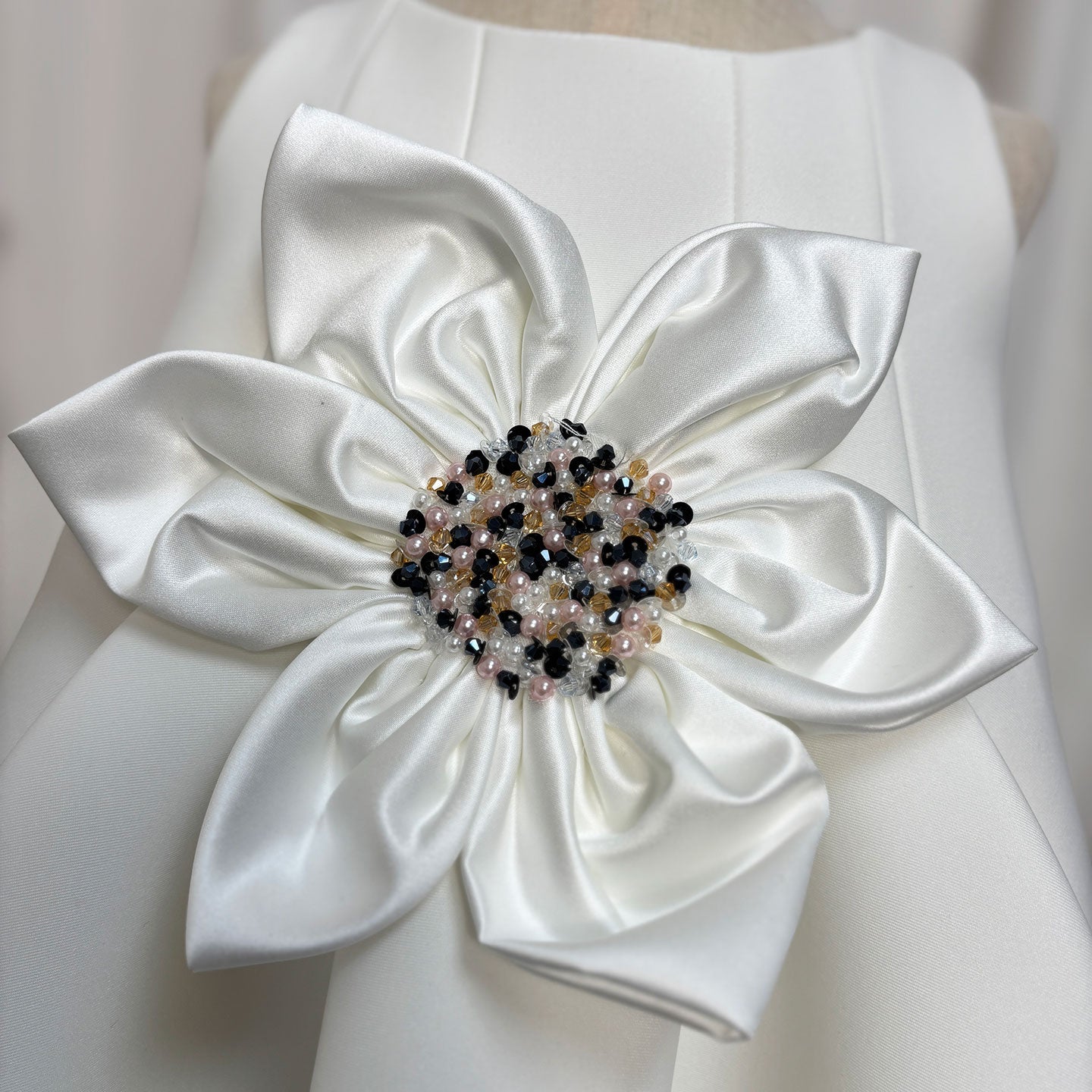 Elegant White Girl Dress Handmade Flowers Princess Baby Kids J386