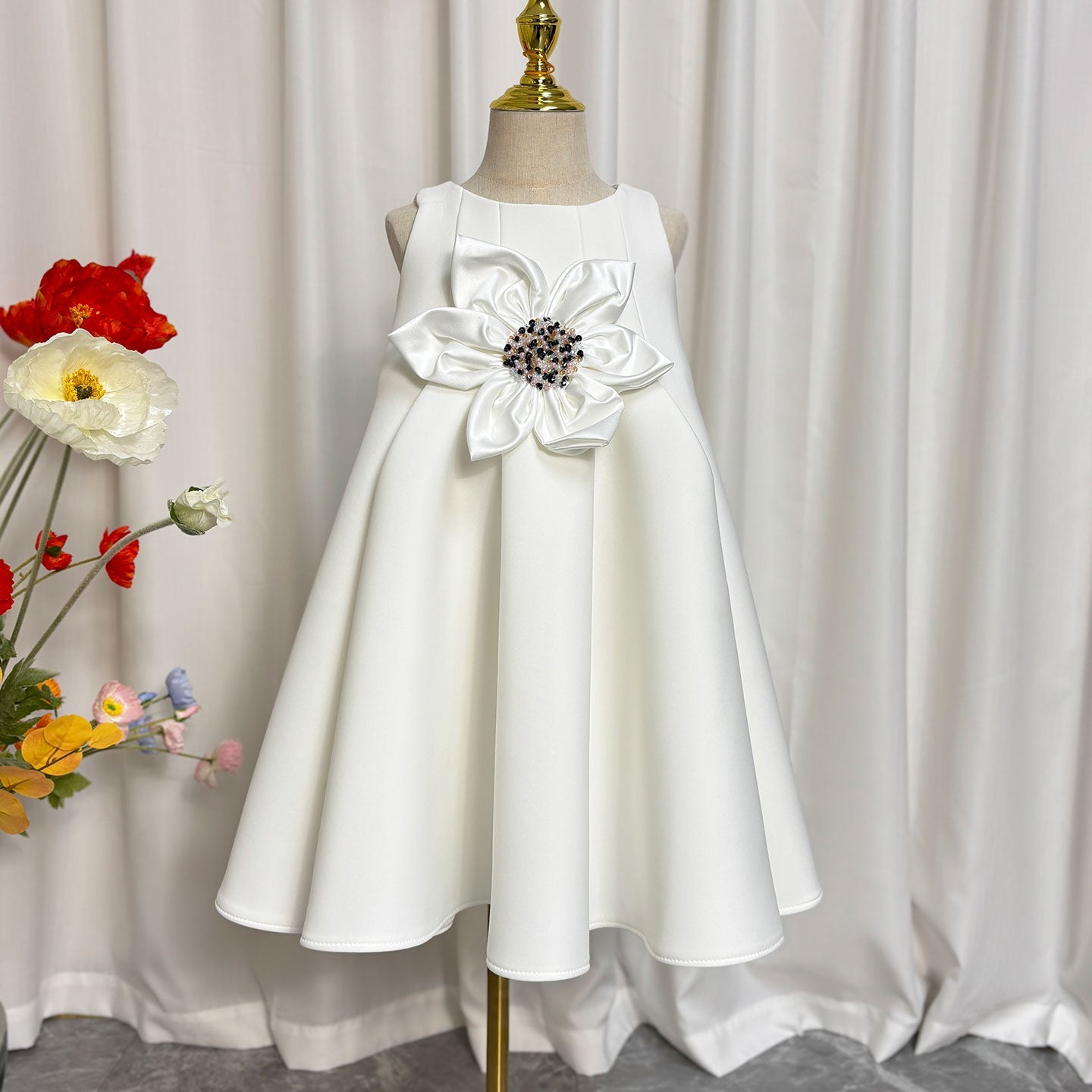 Elegant White Girl Dress Handmade Flowers Princess Baby Kids J386