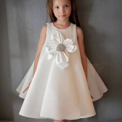 Elegant White Girl Dress Handmade Flowers Princess Baby Kids J386
