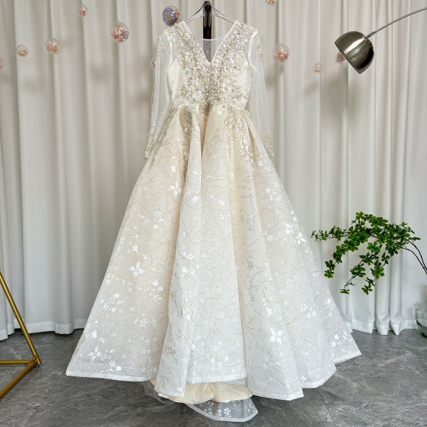 Luxury Arabic Champagne Girl Dress Dubai Princess J046