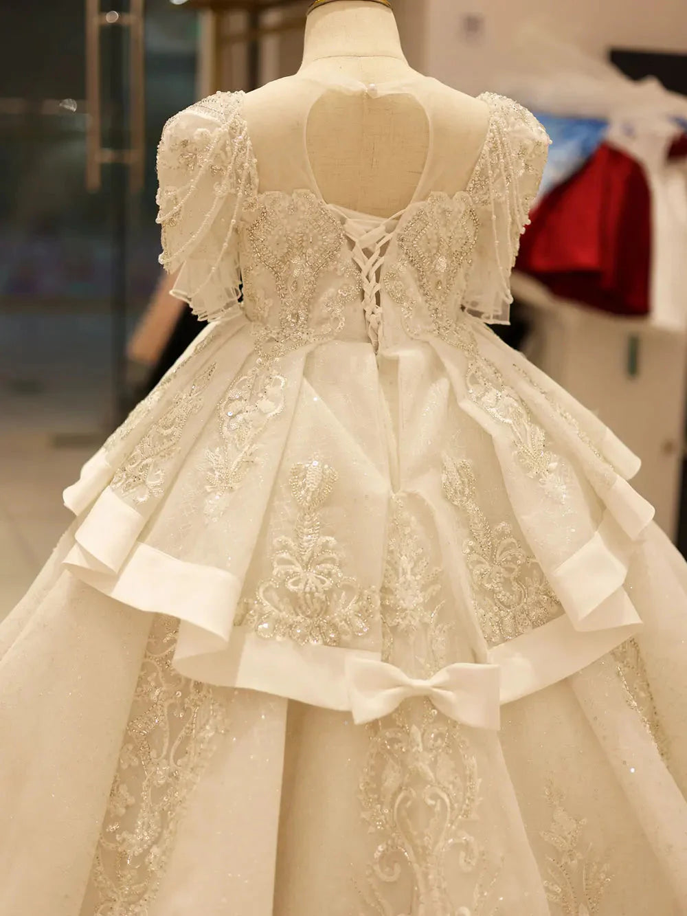 Luxury Arabic White Girl Quinceanera Dresses Beaded J095