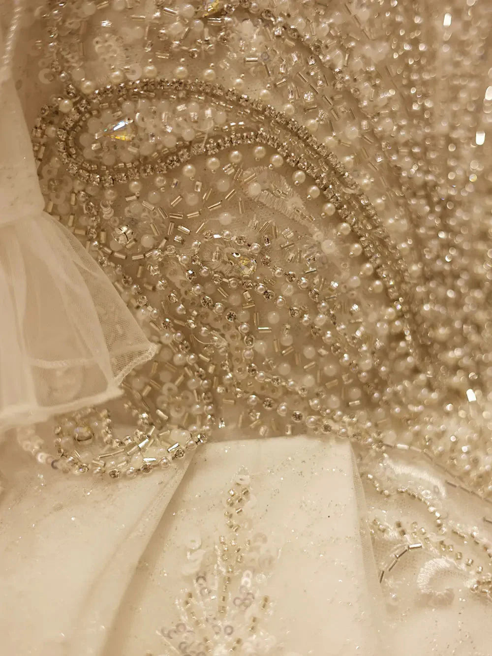 Luxury Arabic White Girl Quinceanera Dresses Beaded J095