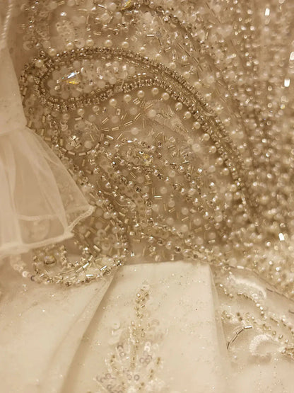 Luxury Arabic White Girl Quinceanera Dresses Beaded J095