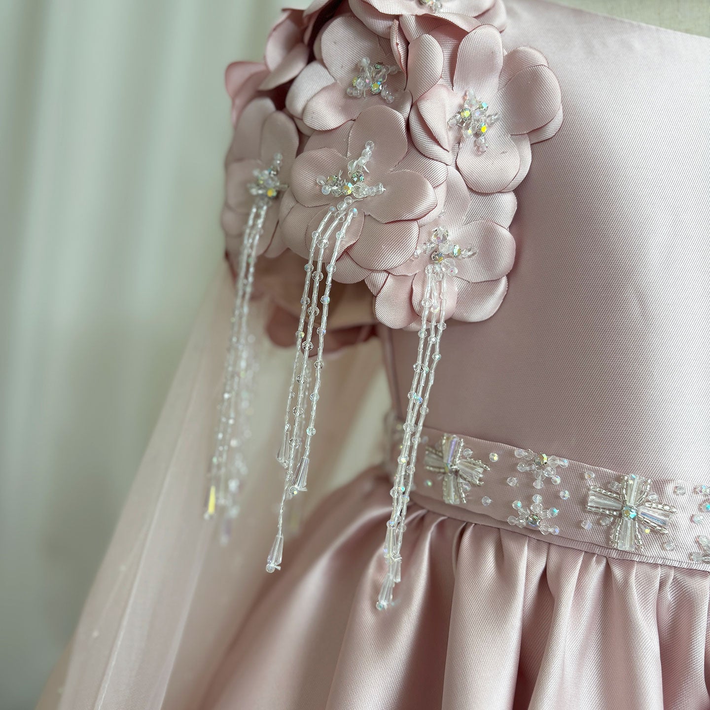 Luxury Dusty Pink Girl Dress Beadeds Arabic with Cap J037