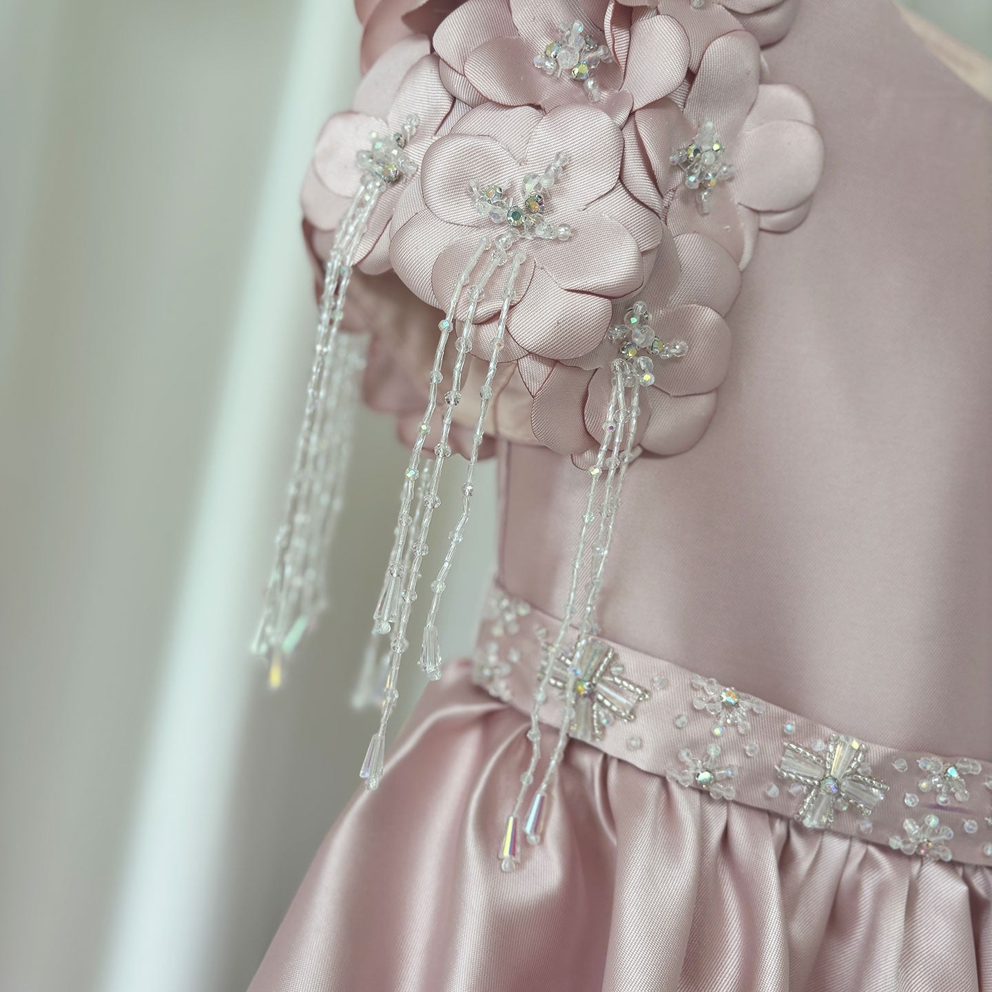 Luxury Dusty Pink Girl Dress Beadeds Arabic with Cap J037