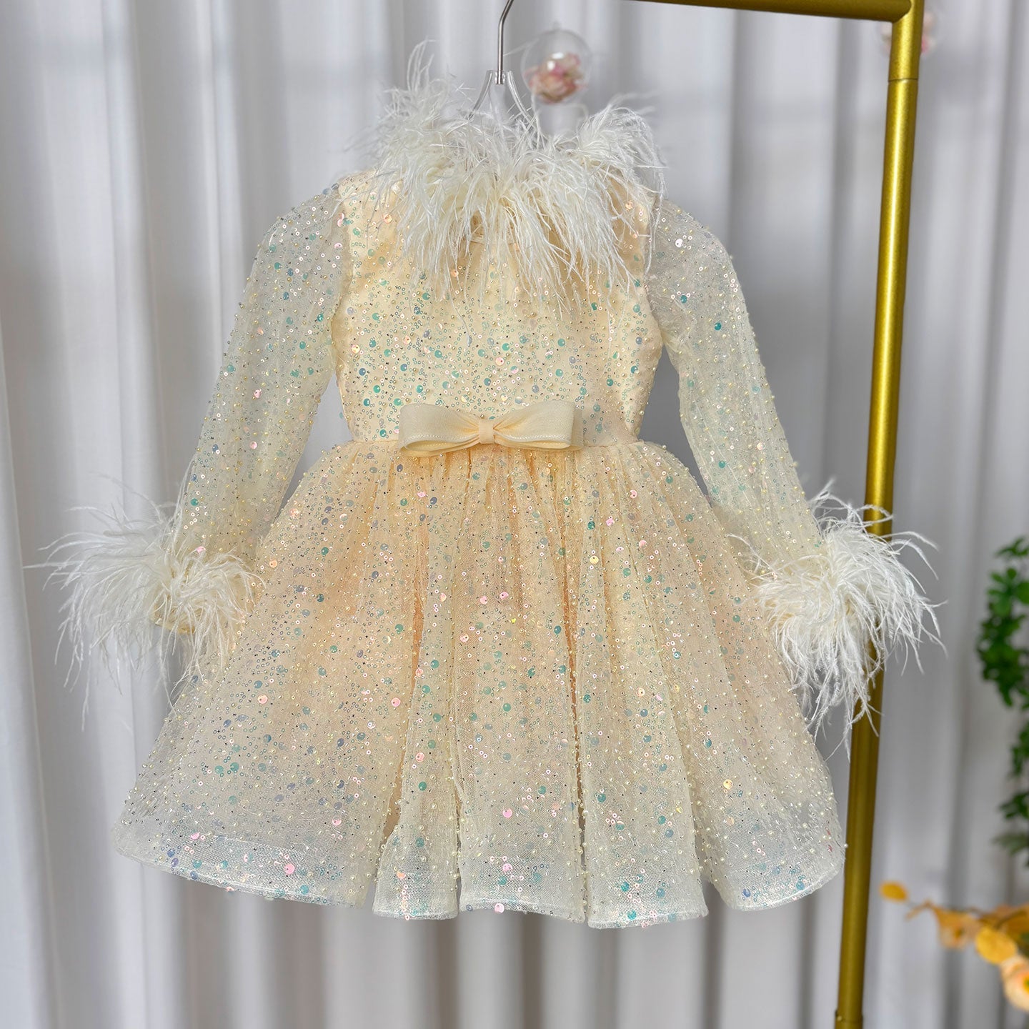 Luxury Gold Girl Dress Feathers Sequined Dubai Kids Wedding J320