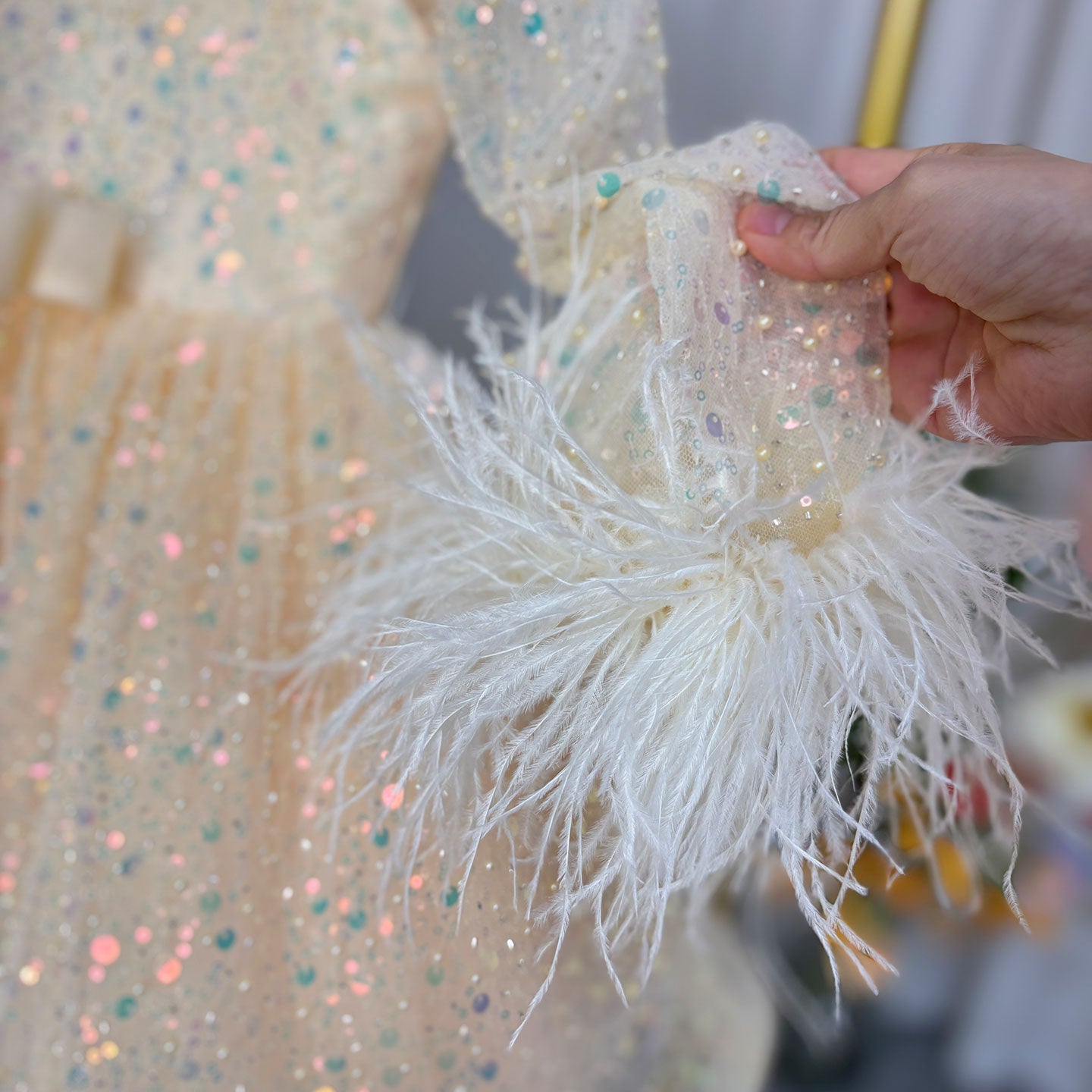 Luxury Gold Girl Dress Feathers Sequined Dubai Kids Wedding J320