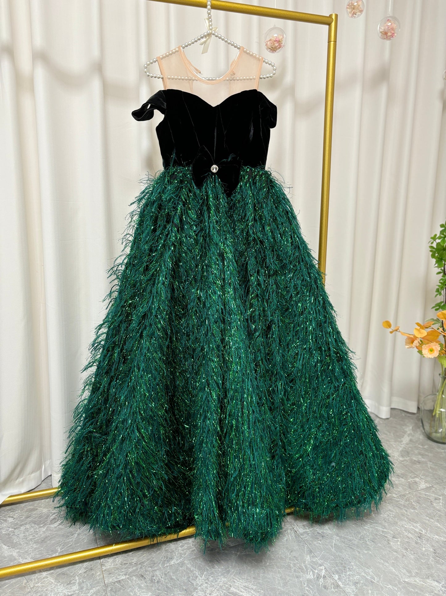 Luxury Green Flower Girl Dresses Feathers Ball Gown for Princess J007