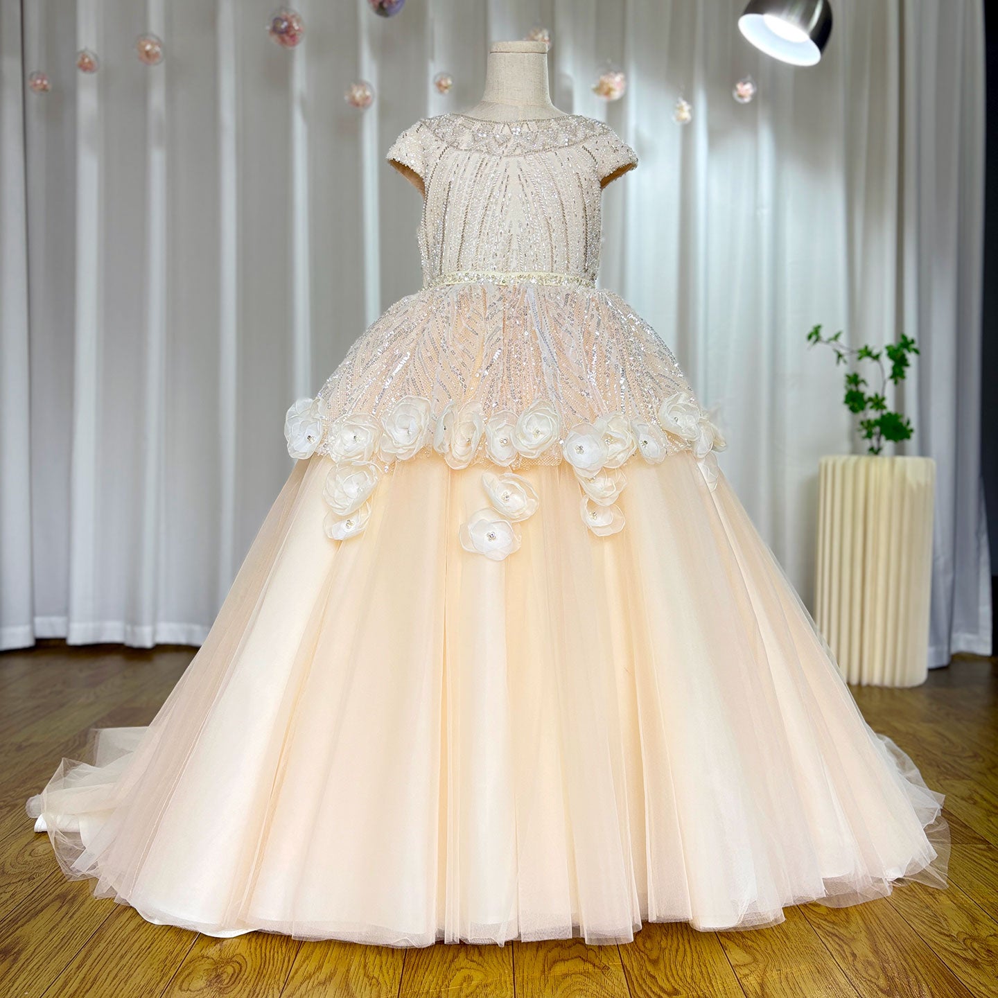 Luxury Ivory Flower Girl Dress Beading Elegant Princess Kids J265