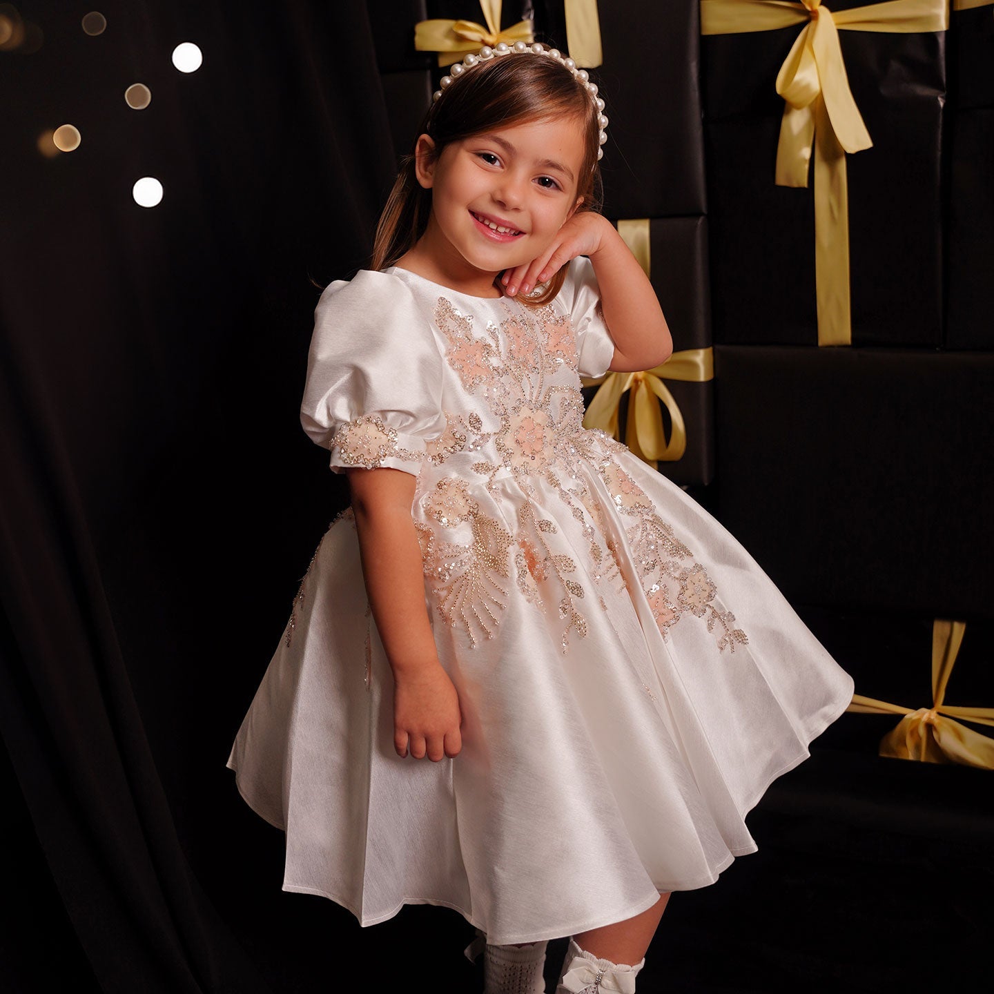 Luxury Off White Flower Girl Dresses Dubai Beading Sequined Princess J085