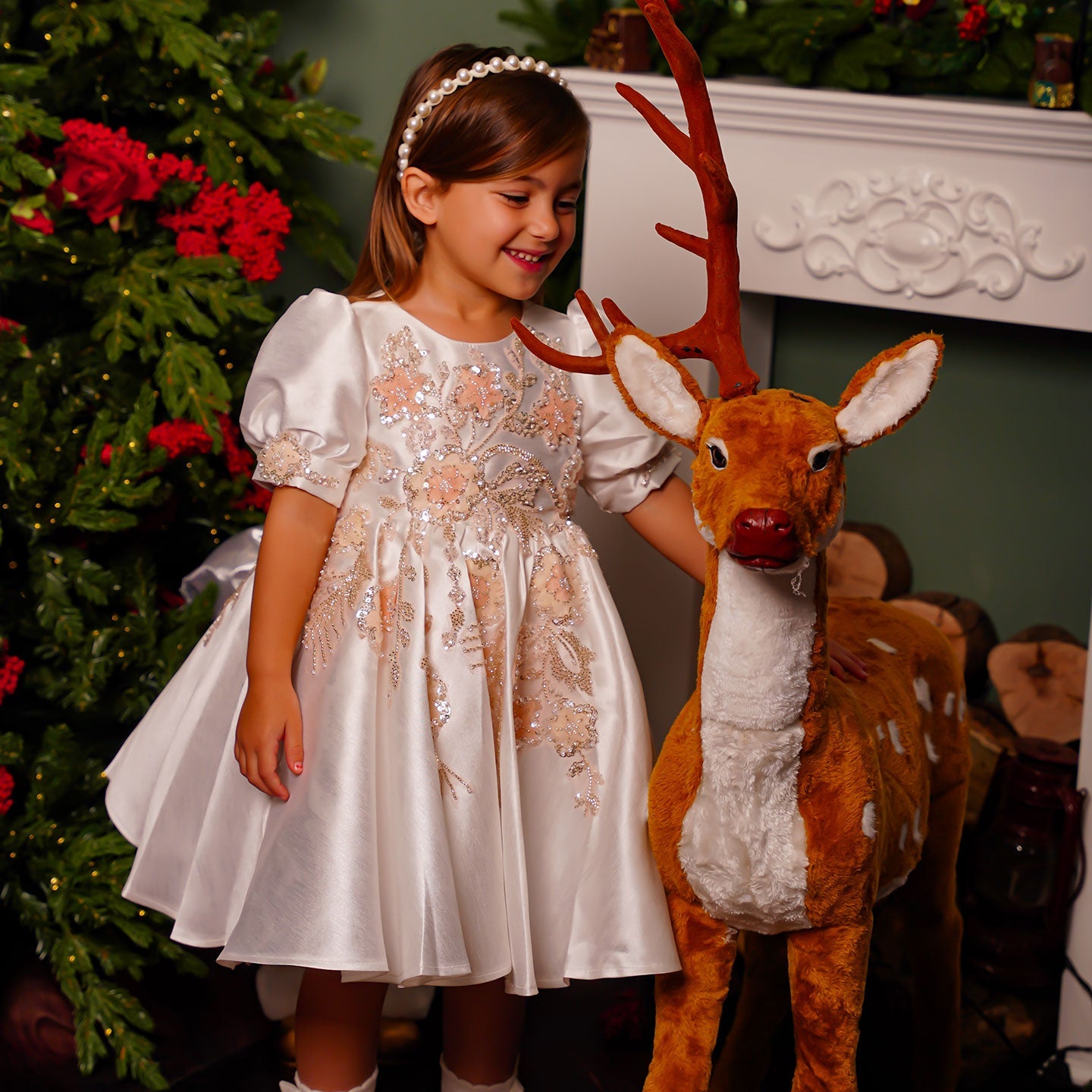 Luxury Off White Flower Girl Dresses Dubai Beading Sequined Princess J085