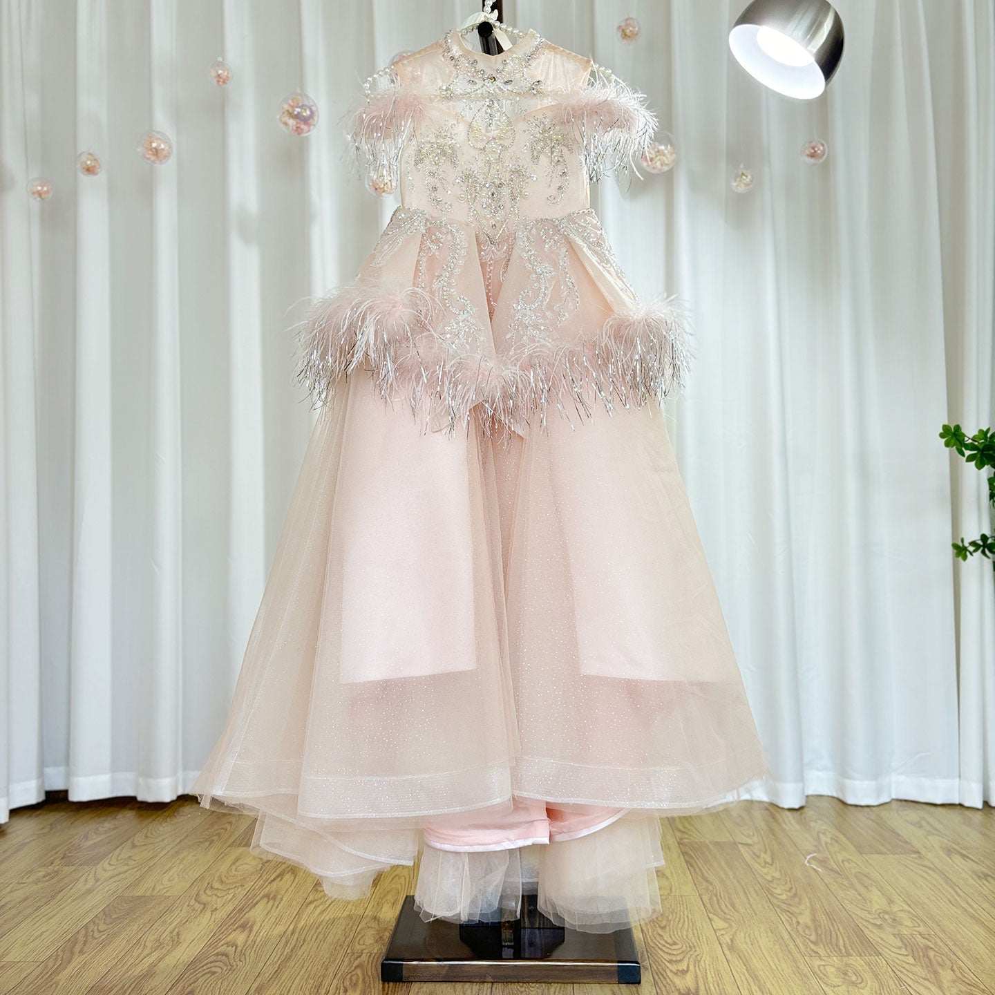 Luxury Pink Dubai Girl Dress Beaded Feathers Arabic Princess J138