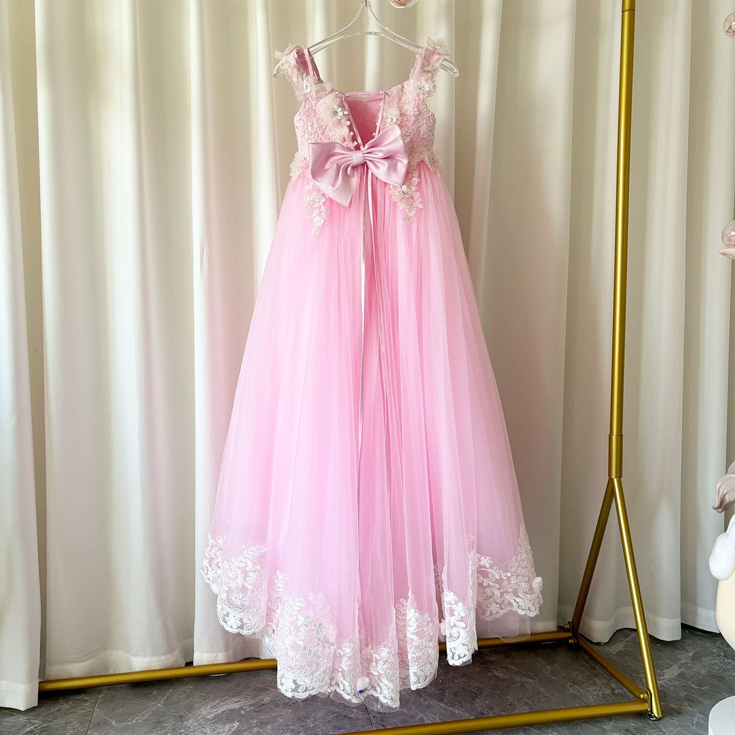 Luxury Pink Tulle Lace Girl Dress Sweep Train Ball Gown J178