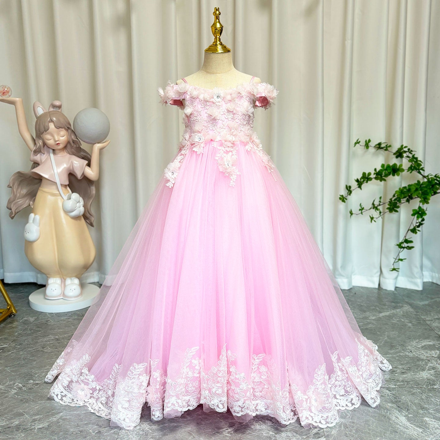 Luxury Pink Tulle Lace Girl Dress Sweep Train Ball Gown J178
