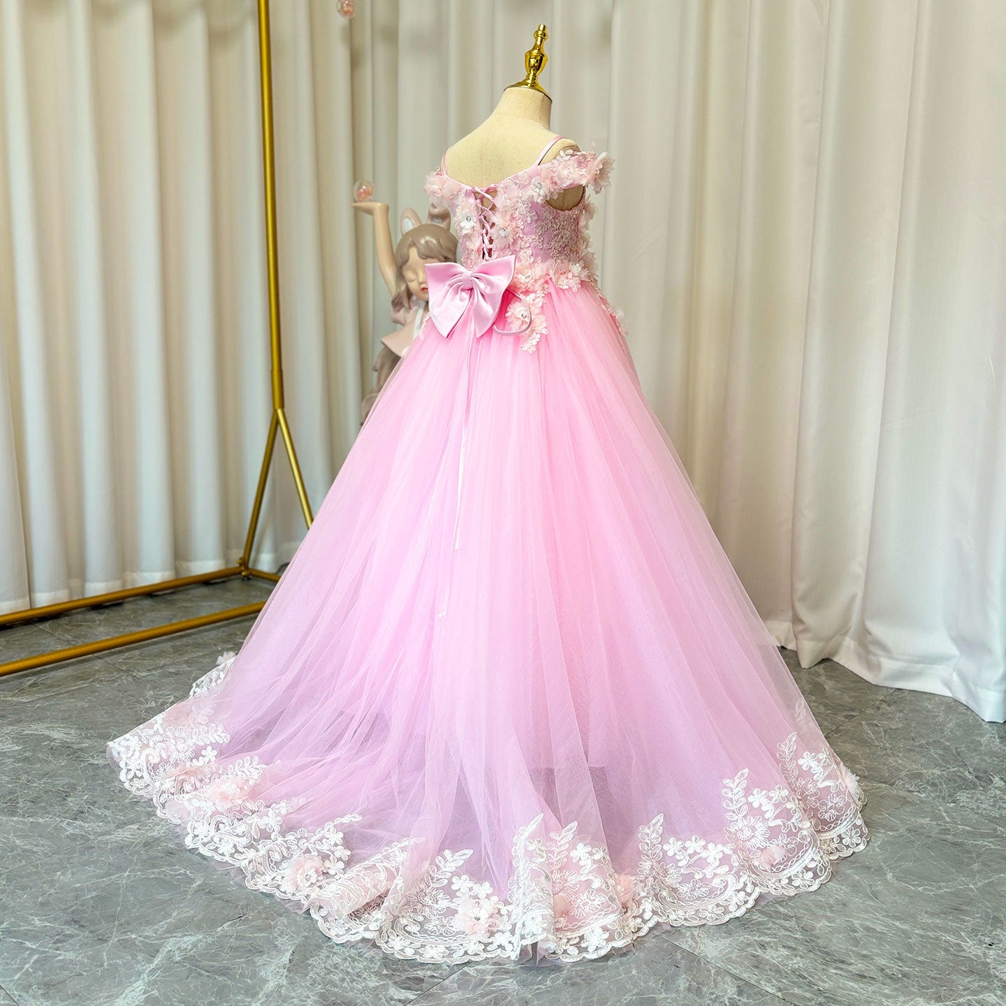 Luxury Pink Tulle Lace Girl Dress Sweep Train Ball Gown J178