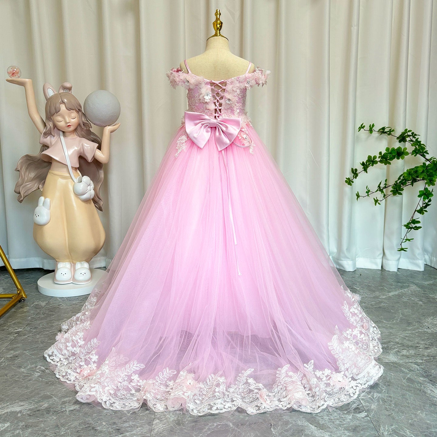Luxury Pink Tulle Lace Girl Dress Sweep Train Ball Gown J178