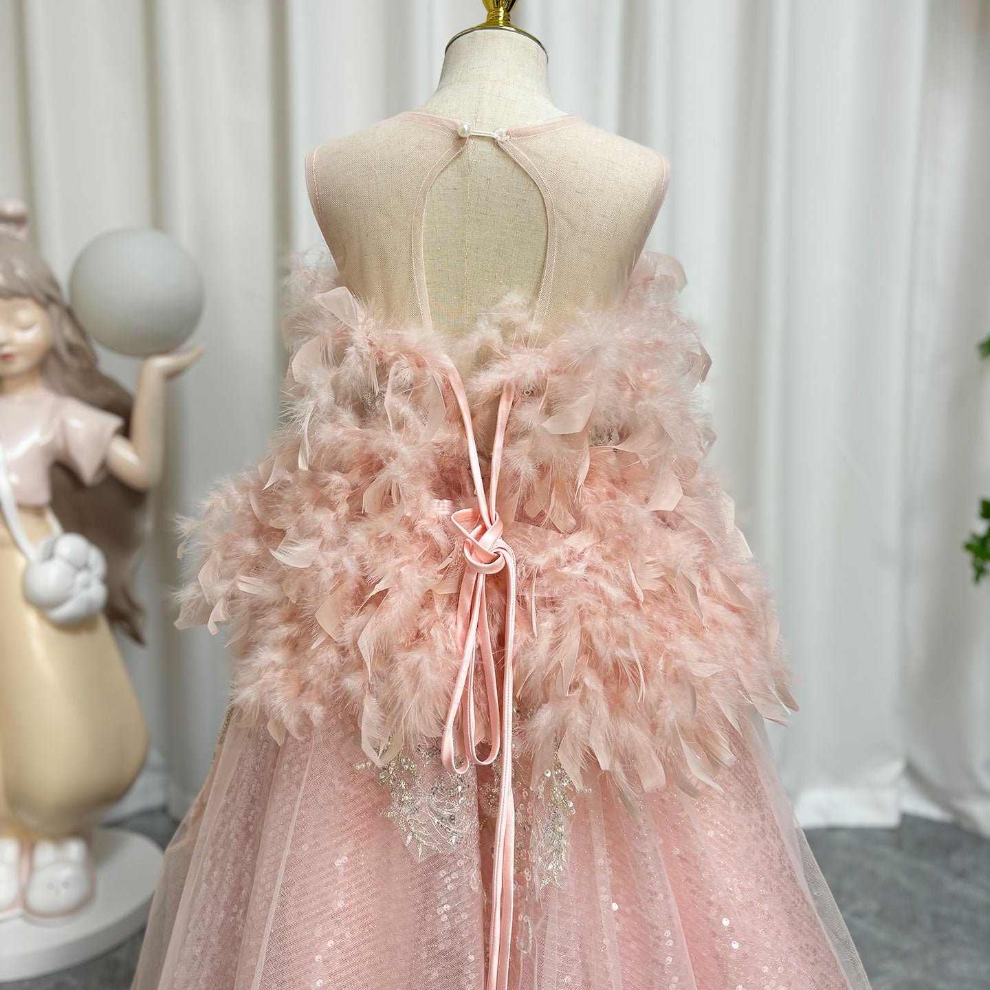 Luxury Shiny Pink Flower Girl Dresses Feather Sequined Gowns J008