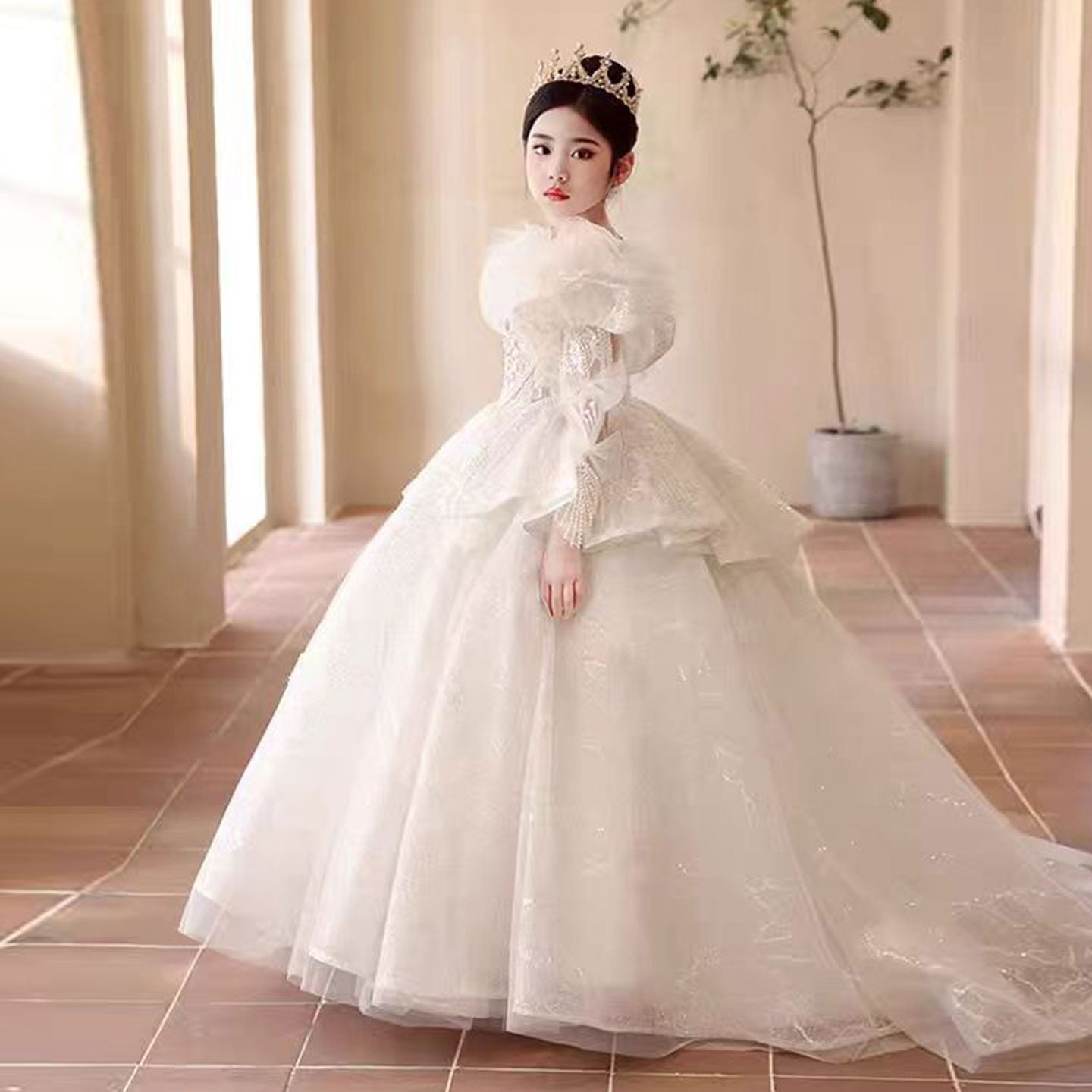 Luxury White Crystal Party Girl Dress Long Sleeve J324