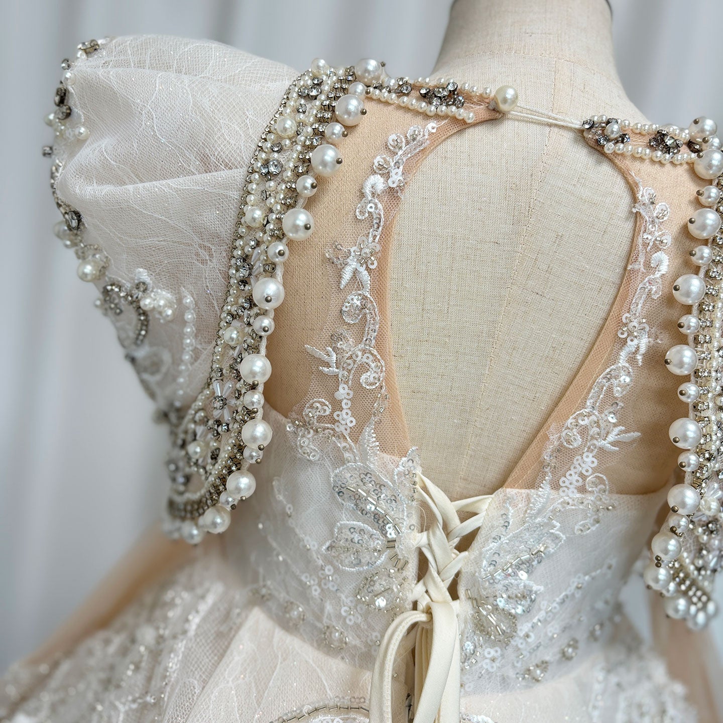 Luxury White Girl Dress Beaded Pearls Dubai Kids Princess Birthday J112