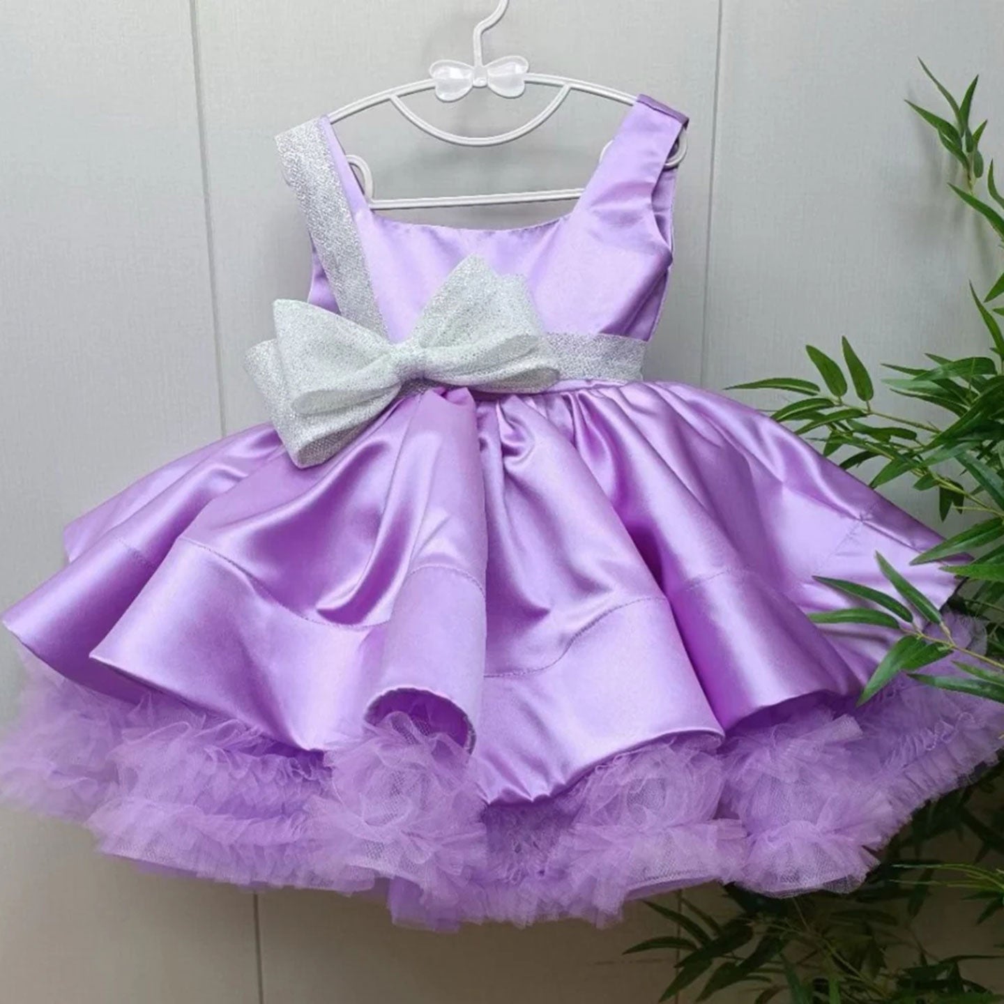 Red Christmas Satin Girl Dress Knee Length with Bow Square Collar J285