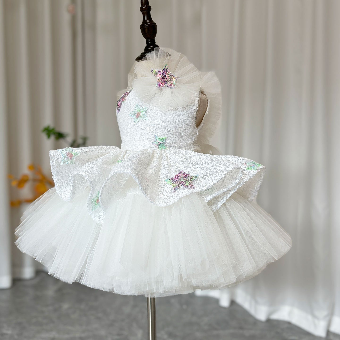 Sequins White Flower Girl Dress Knee Length Arabic Princess Gown J281